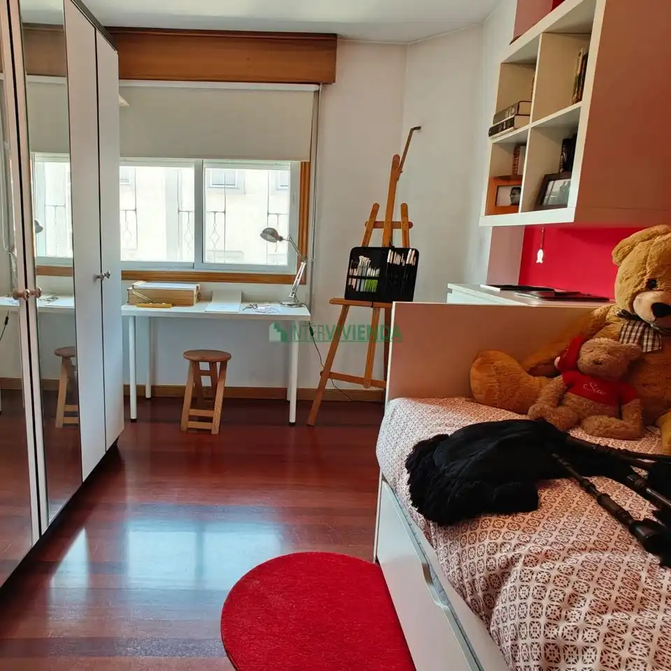 Habitación de Casa adosada en venta en Vigo  con Calefacción, Terraza y Trastero