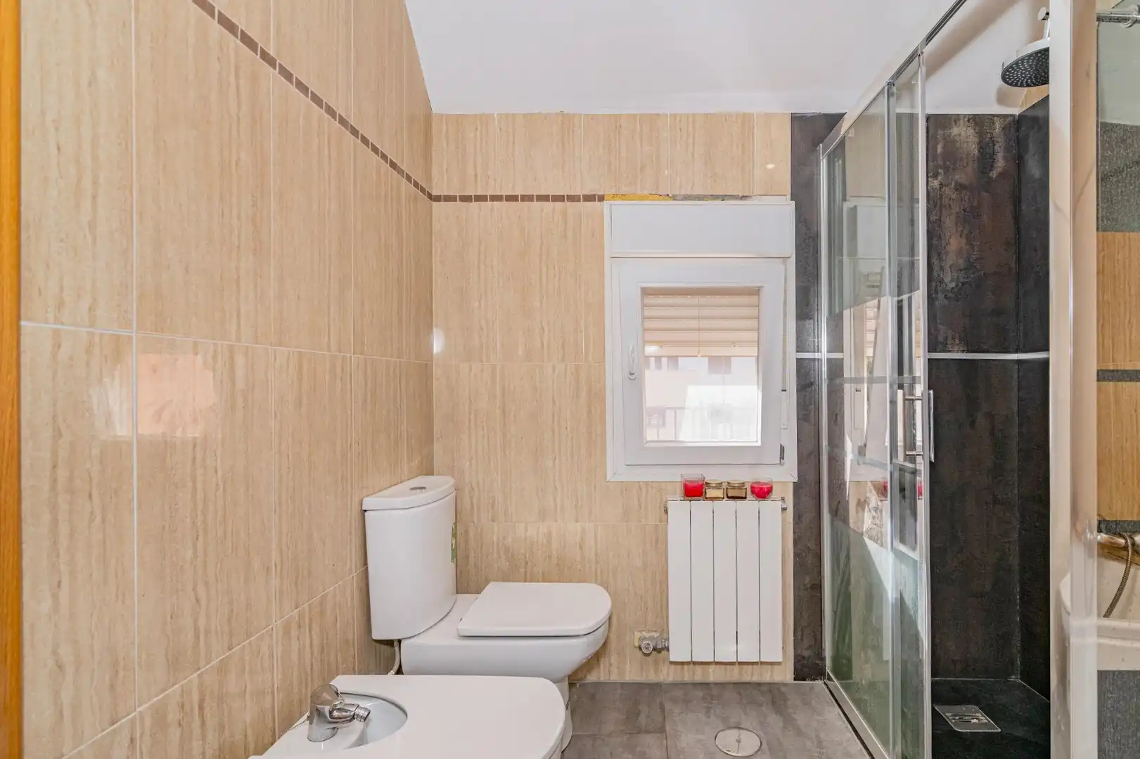 Baño de Casa adosada en venta en Armilla con Aire acondicionado, Calefacción y Terraza