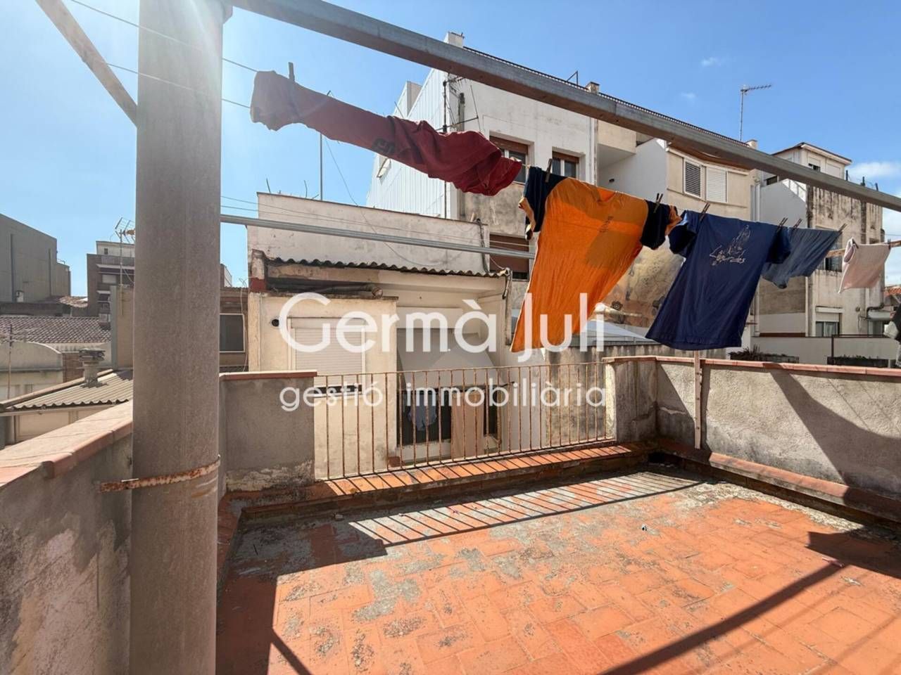 Vista exterior de Casa o xalet en venda en Badalona amb Terrassa