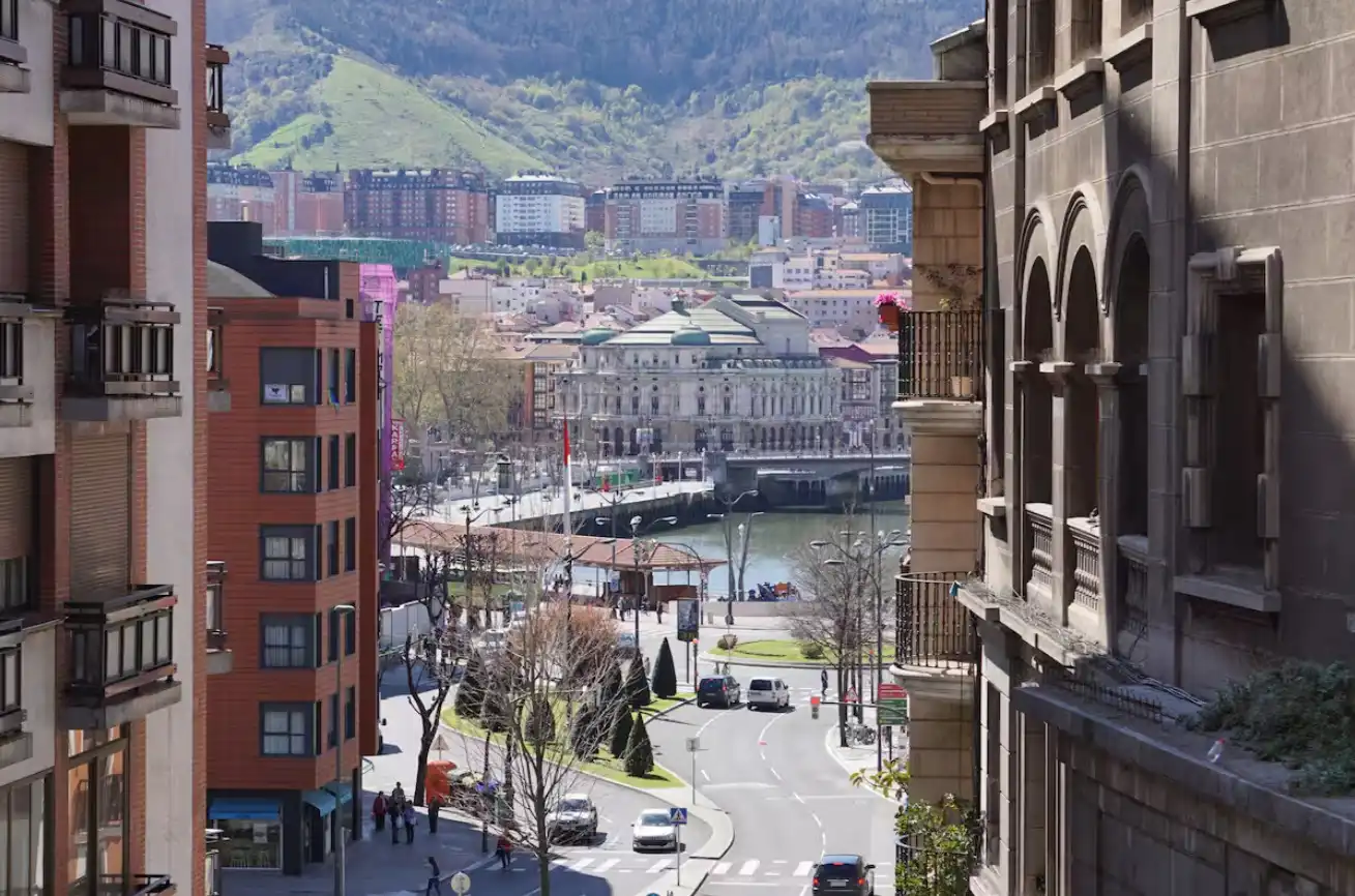 Exterior view of Apartments for rent in Bilbao   with Air Conditioner, Heating and Parquet flooring