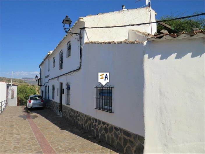 Vista exterior de Casa adosada en venda en Martos amb Terrassa, Traster i Piscina