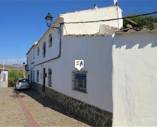 Exterior view of Single-family semi-detached for sale in Martos  with Terrace, Storage room and Swimming Pool