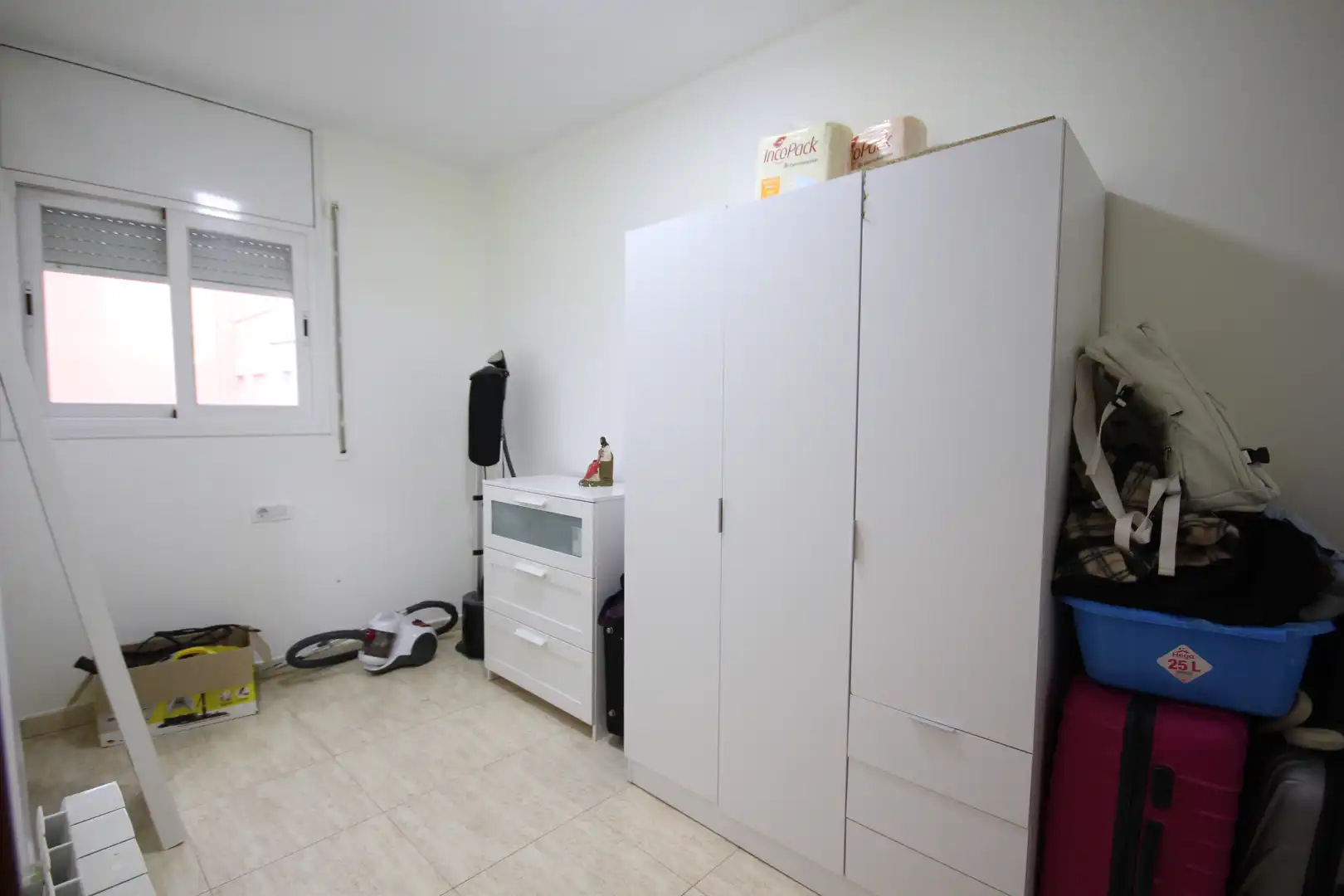 Habitación de Casa adosada en venta en Lliçà d'Amunt con Calefacción, Terraza y Horno