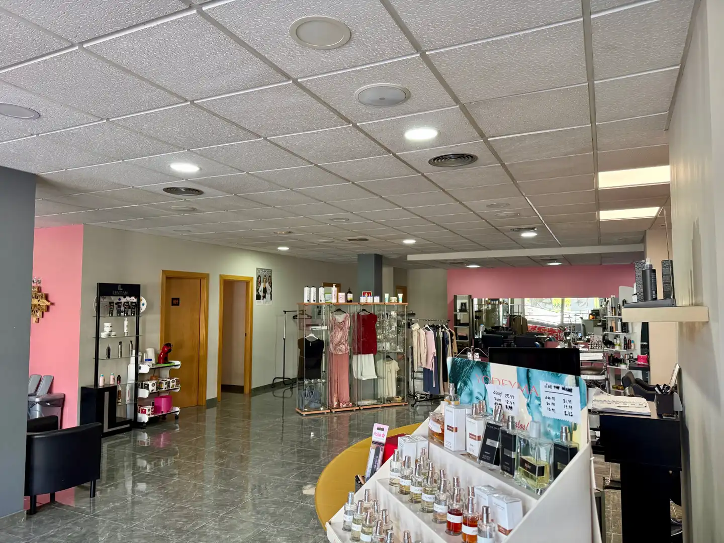 Local en venta en Terrassa con Aire acondicionado, Calefacción y Internet