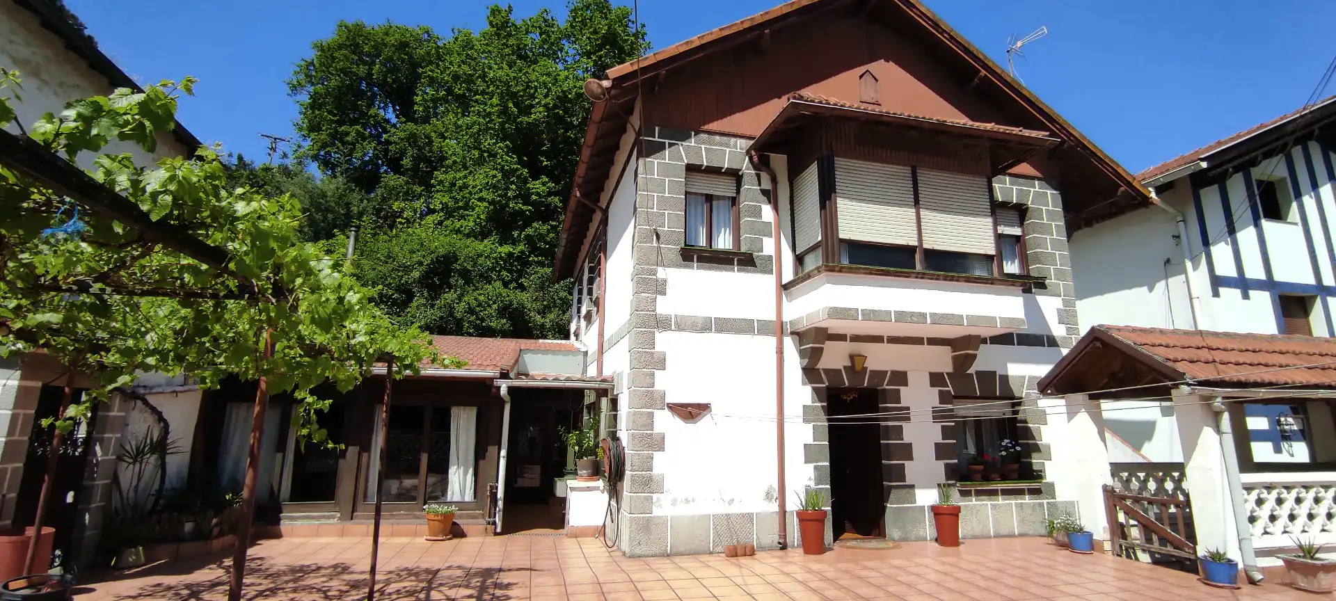 Exterior view of Houses for sale in Valle de Trápaga-Trapagaran  with Heating, Terrace and Storage room