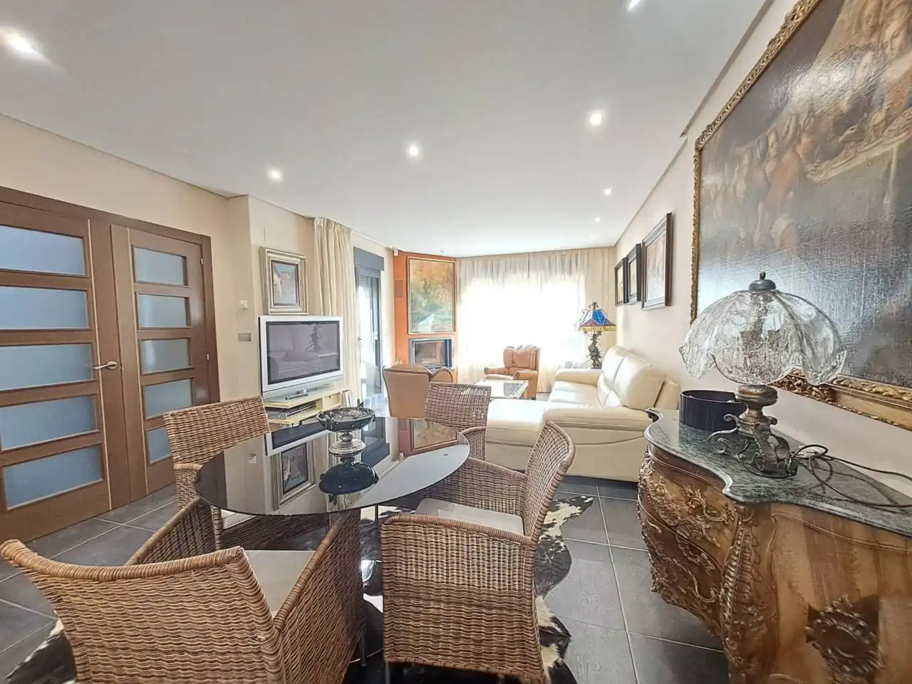 Sala de estar de Casa adosada en venta en Castrillo del Val con Calefacción, Jardín privado y Parquet