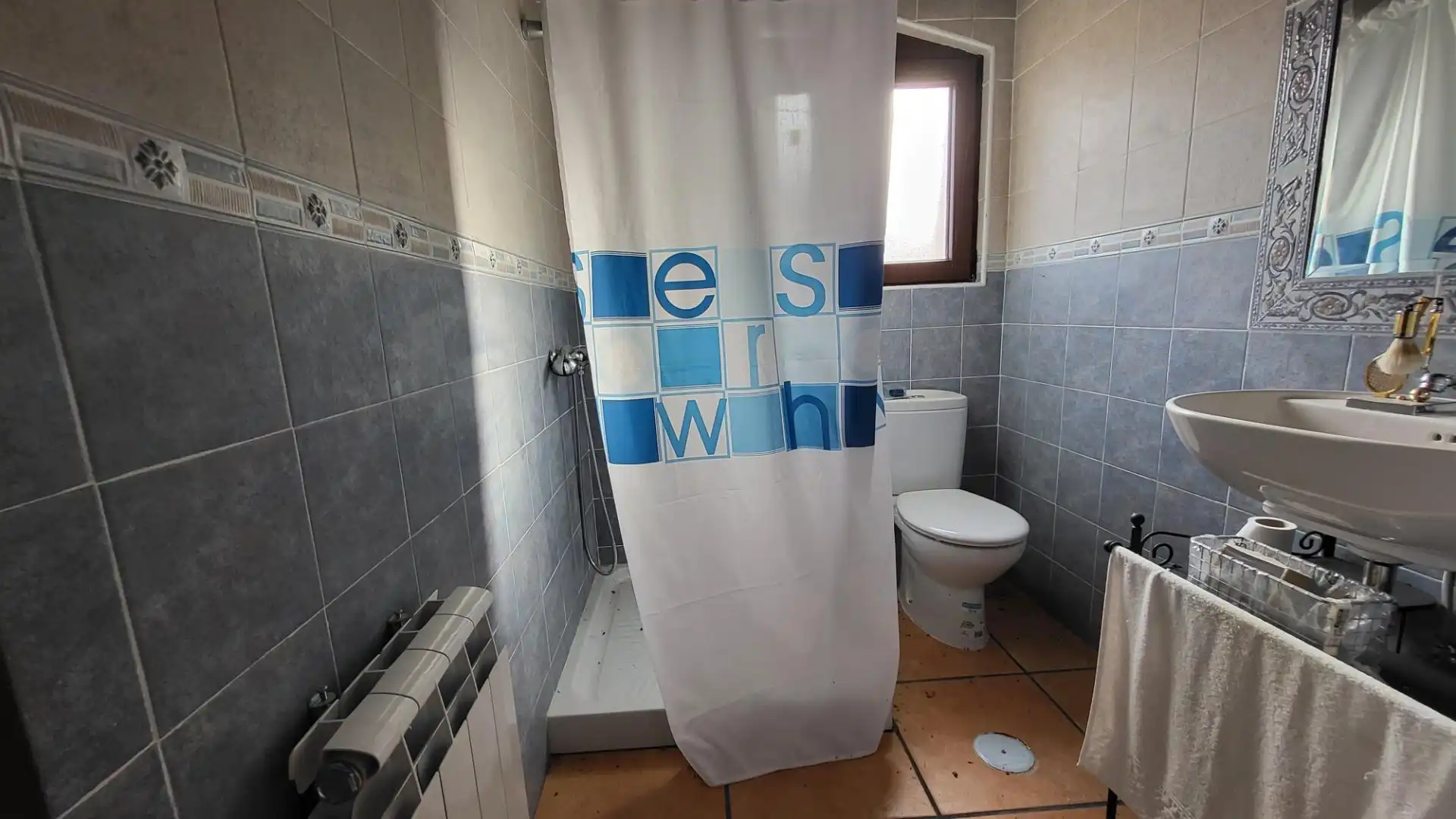 Bany de Casa o xalet en venda en Villanueva de Ávila amb Jardí privat, Terrassa i Traster