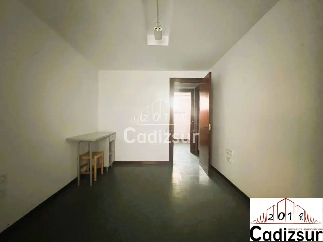Dormitori de Oficina de lloguer en Cádiz
