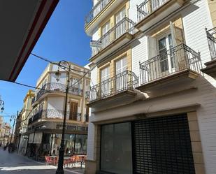 Vista exterior de Pis en venda en Morón de la Frontera amb Balcó