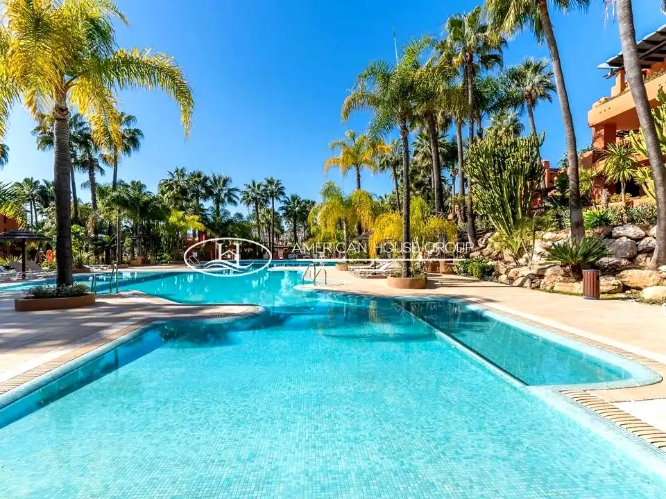 Apartment mit Pool zum Verkauf in Nueva Andalucía