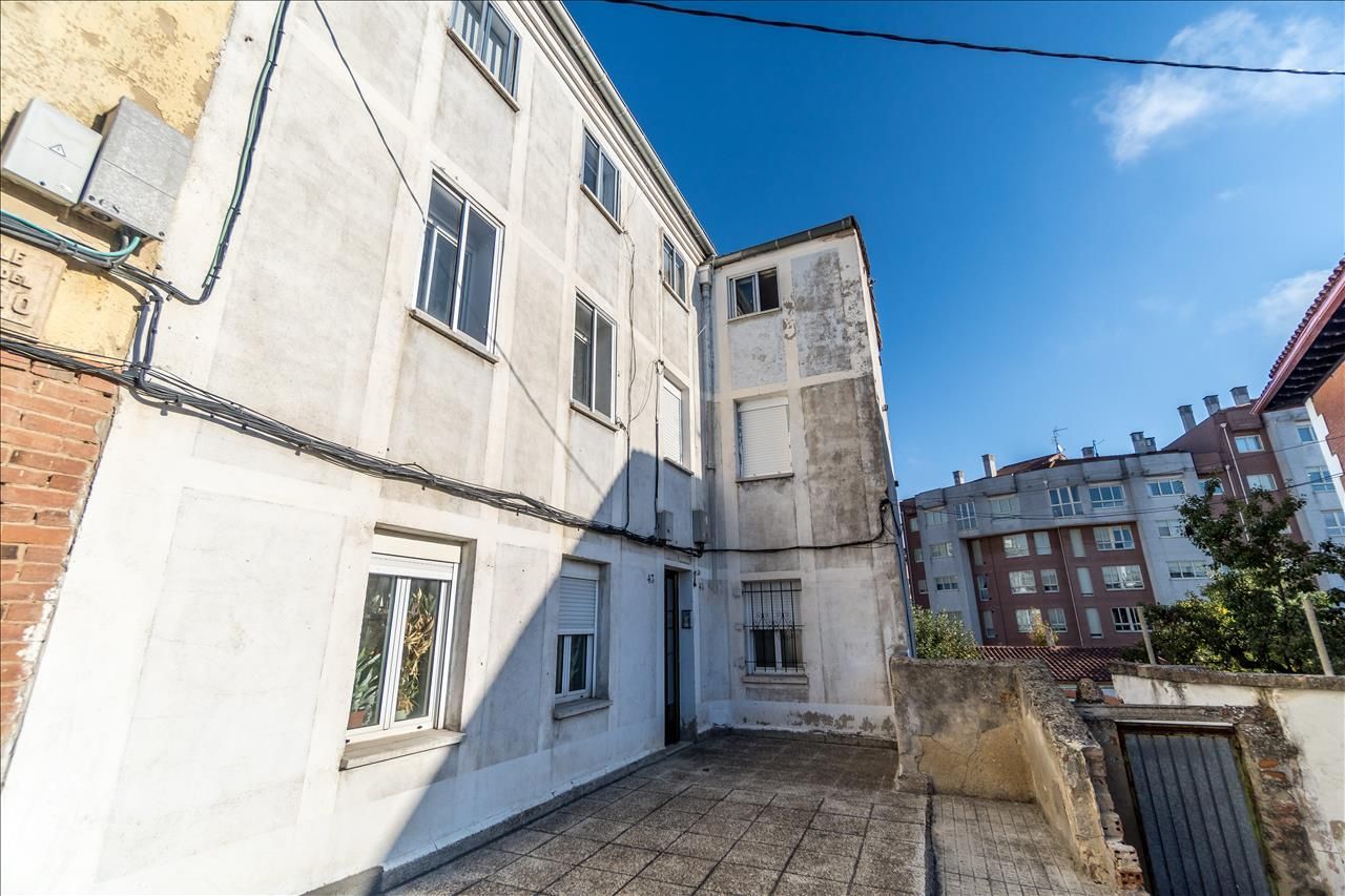 Vista exterior de Pis en venda en Burgos Capital