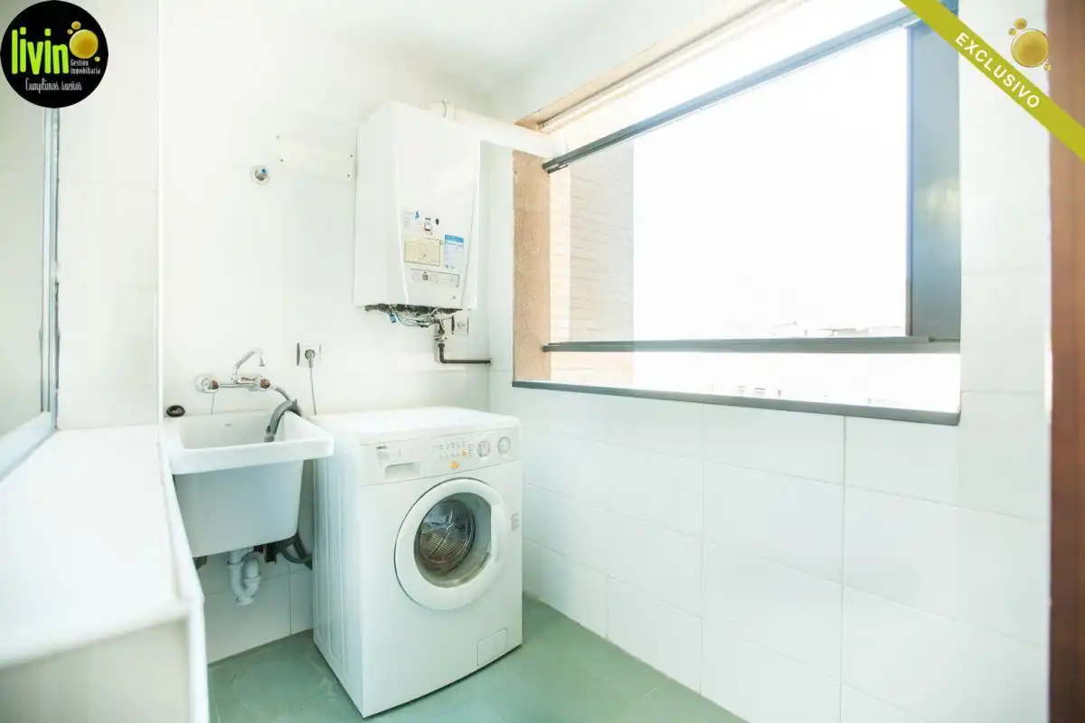 Bathroom of Flat for rent in Jaén  with Air Conditioner, Heating and Community pool