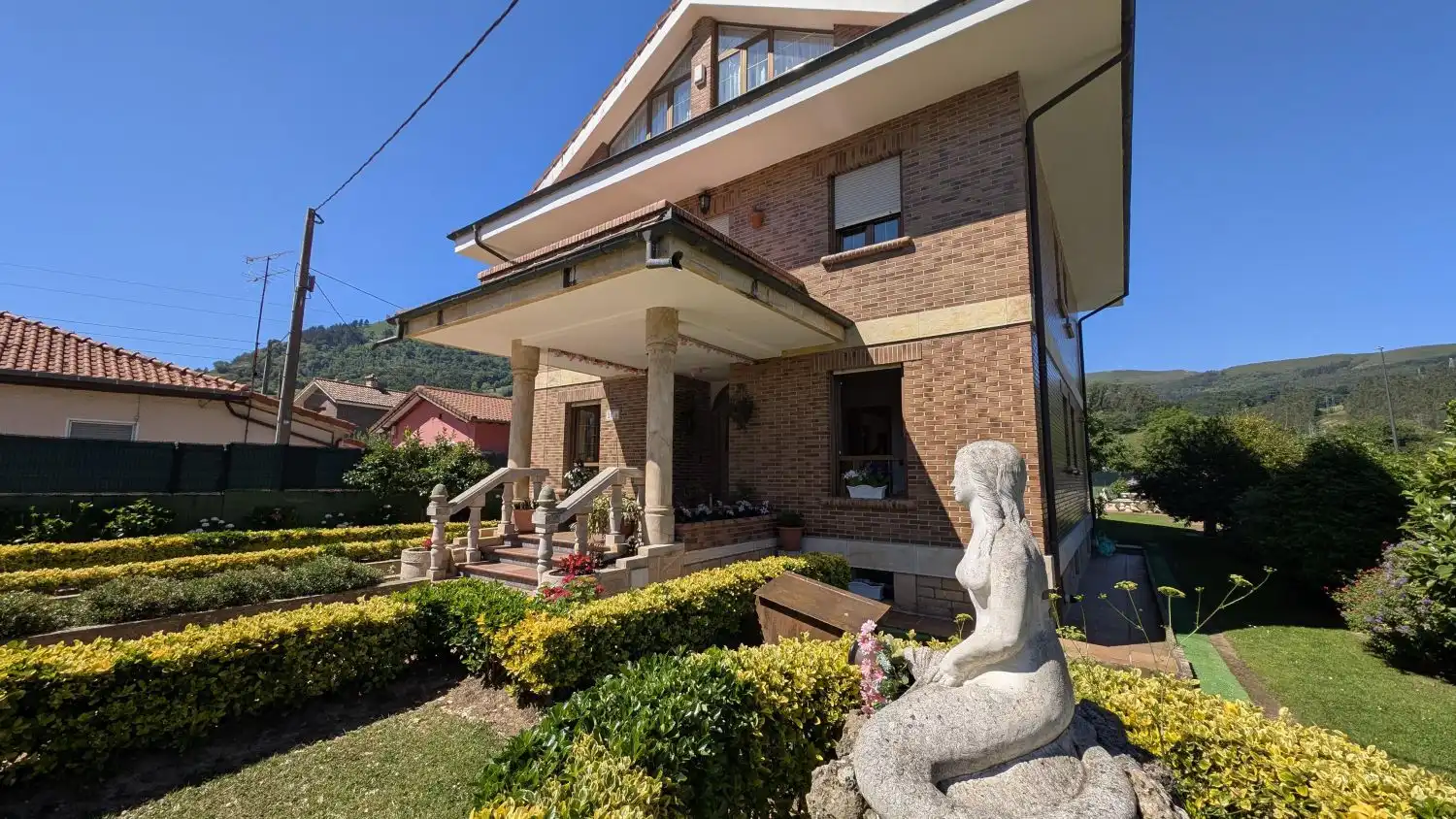 Exterior view of Houses for sale in Los Corrales de Buelna   with Heating, Private garden and Terrace