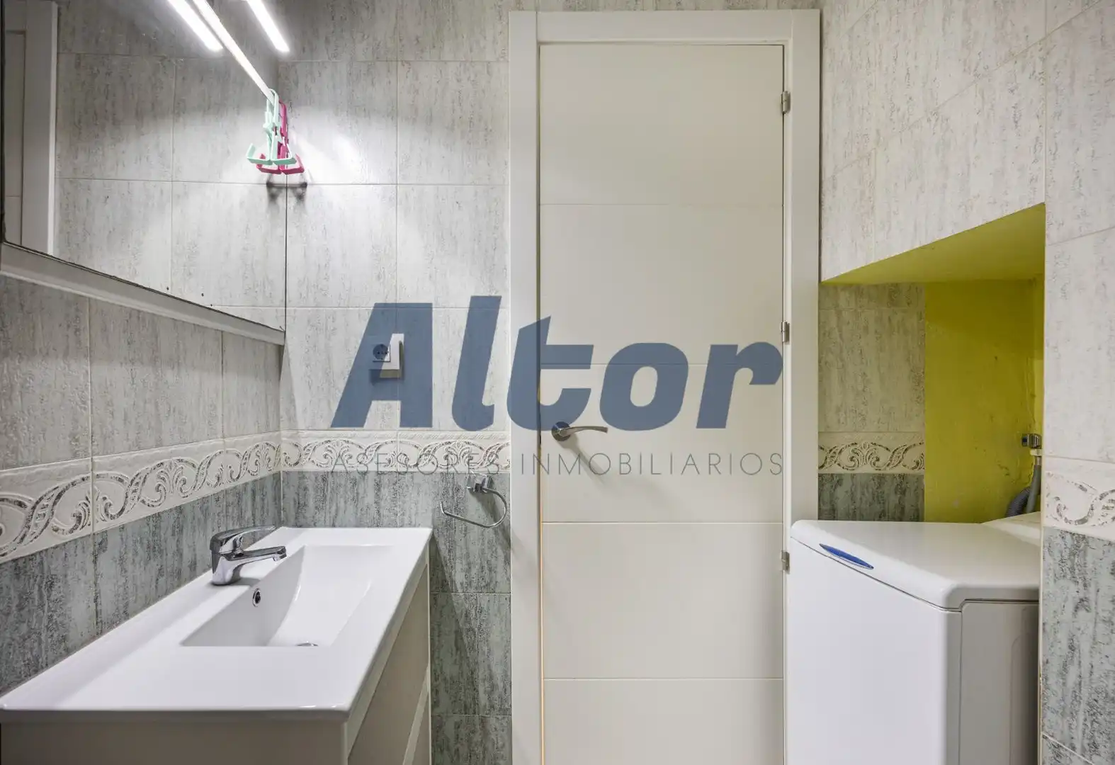 Baño de Piso en venta en Madrid con Aire acondicionado y Calefacción