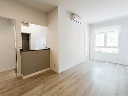 Bedroom of Flat to rent in  Madrid Capital  with Air Conditioner