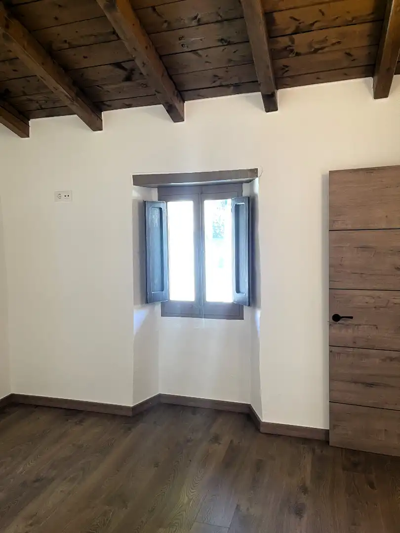 Flat for rent in La Vall d'en Bas  with Heating and Balcony