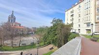 Vista exterior de Pis en venda en Bilbao 