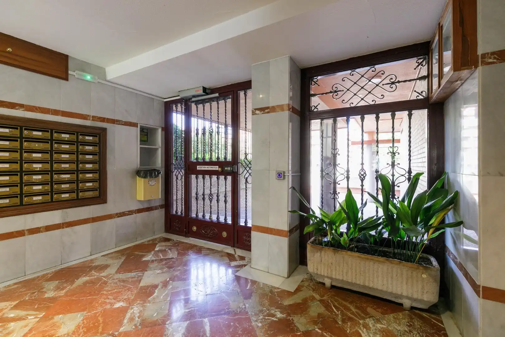 Flat for sale in Granada  with Air Conditioner, Terrace and Balcony