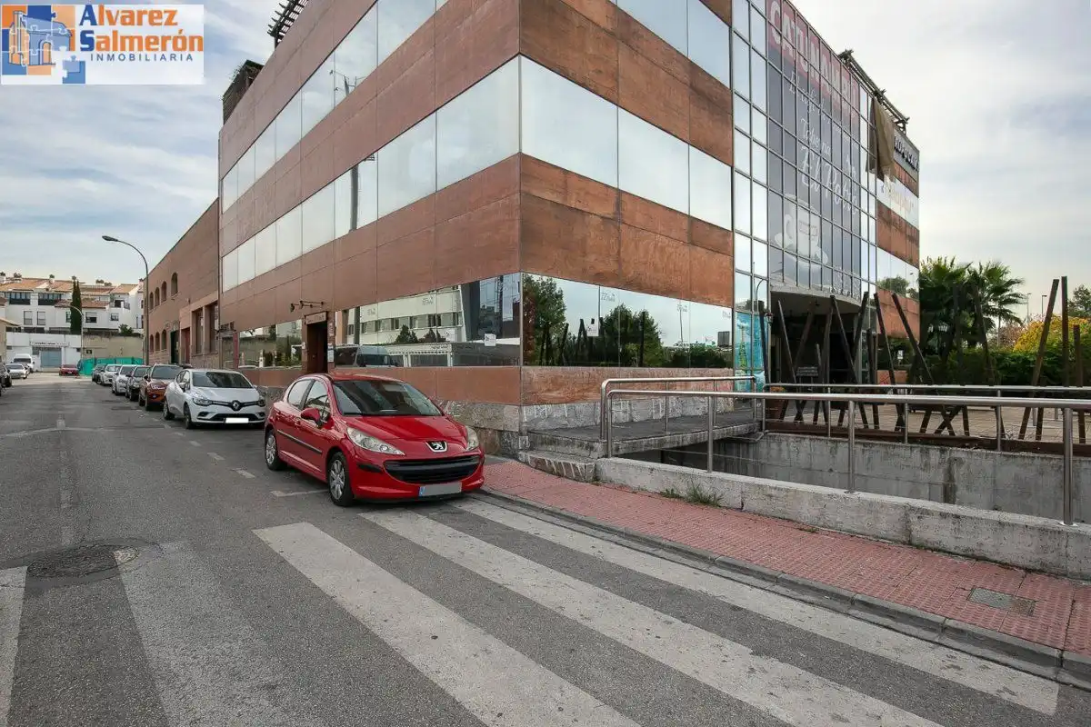 Gebäude zum Verkauf in Calle FERNANDO DE LOS RIOS, Poniente