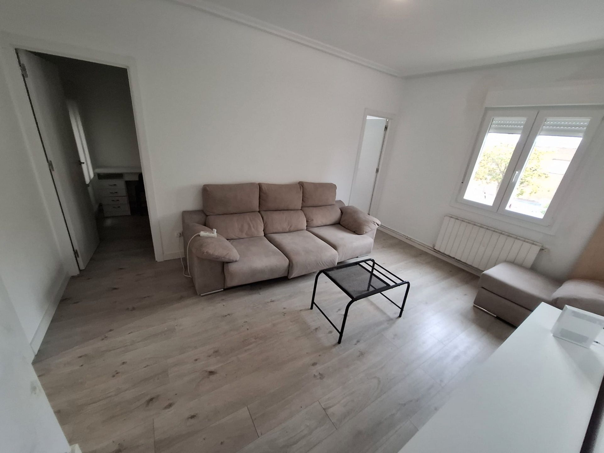 Living room of Flat for sale in  Logroño  with Heating, Parquet flooring and Furnished