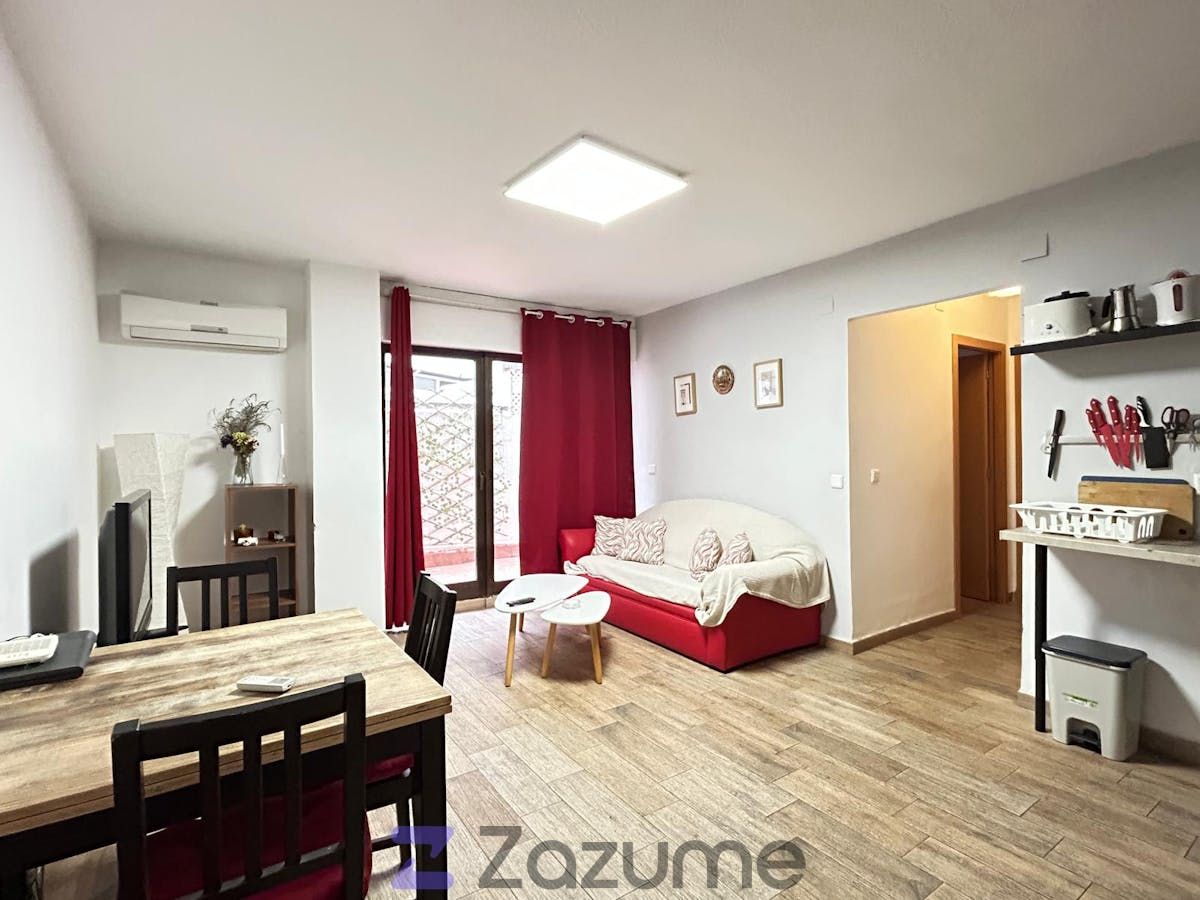 Living room of Flat to rent in  Granada Capital  with Air Conditioner, Heating and Terrace