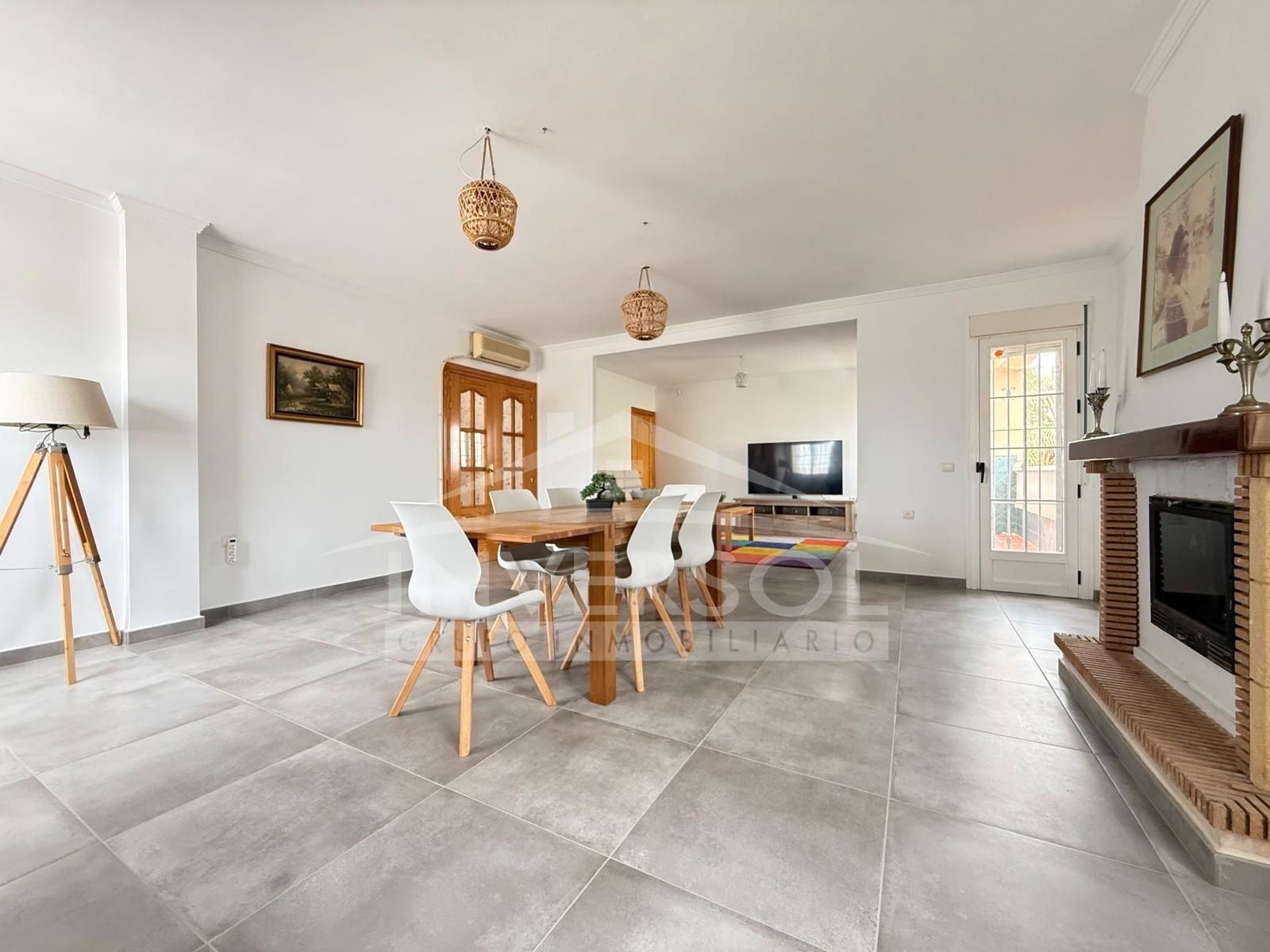 Menjador de Casa o xalet en venda en El Ejido amb Jardí privat, Terrassa i Traster