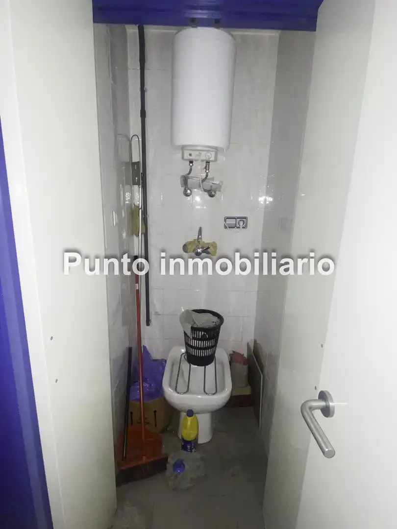 Badezimmer von Geschaftsraum zum Verkauf in Valladolid mit Klimaanlage