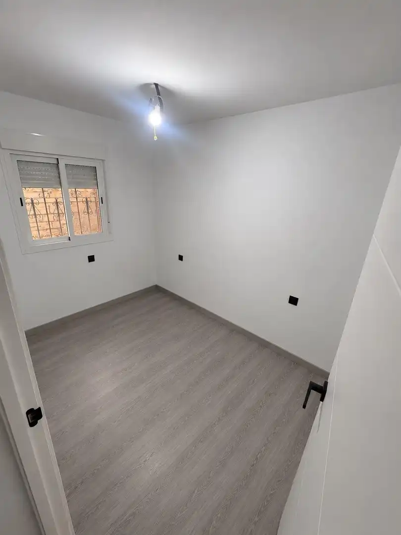 Planta baja en venta en Dos Hermanas con Aire acondicionado y Calefacción