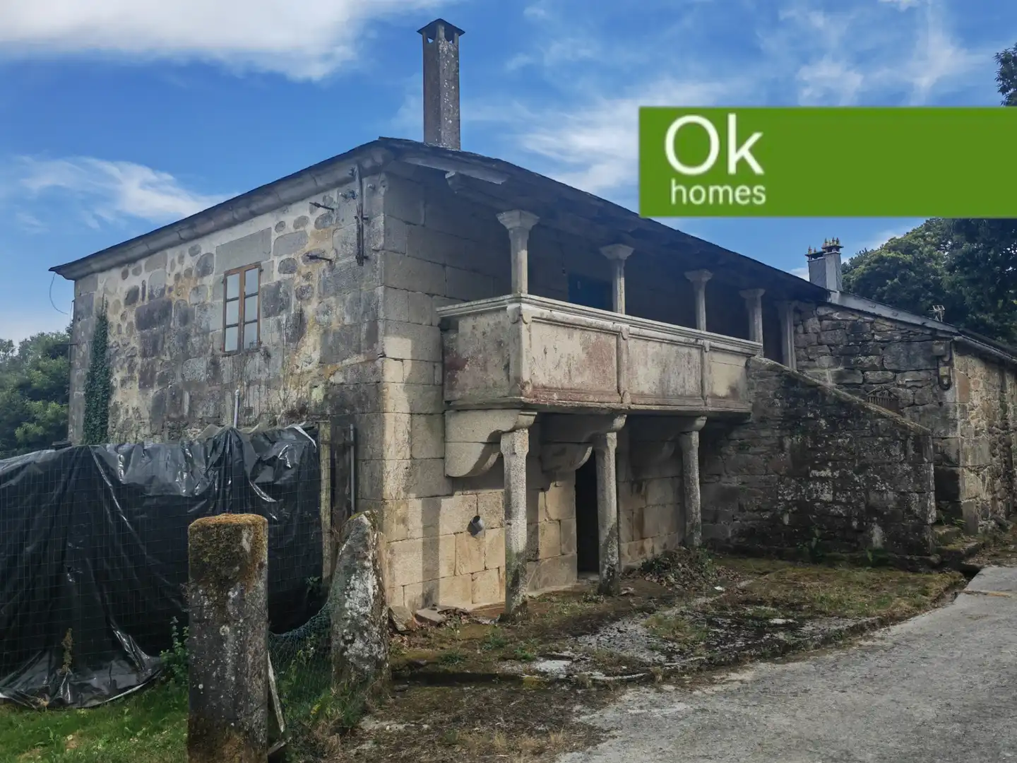 Exterior view of Detached homes for sale in Friol  with Storage room and Balcony