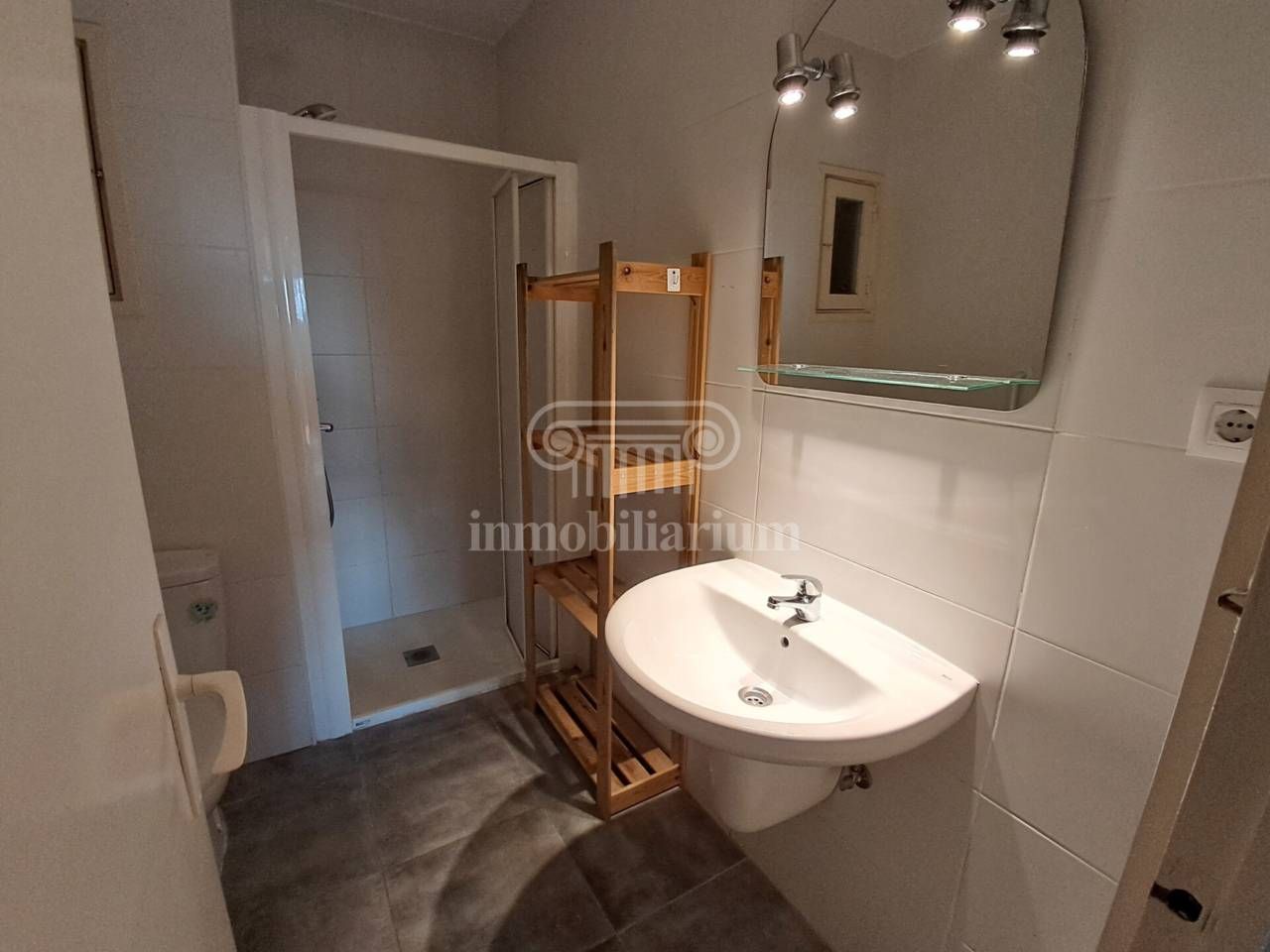 Bany de Pis en venda en Lloret de Mar amb Parquet