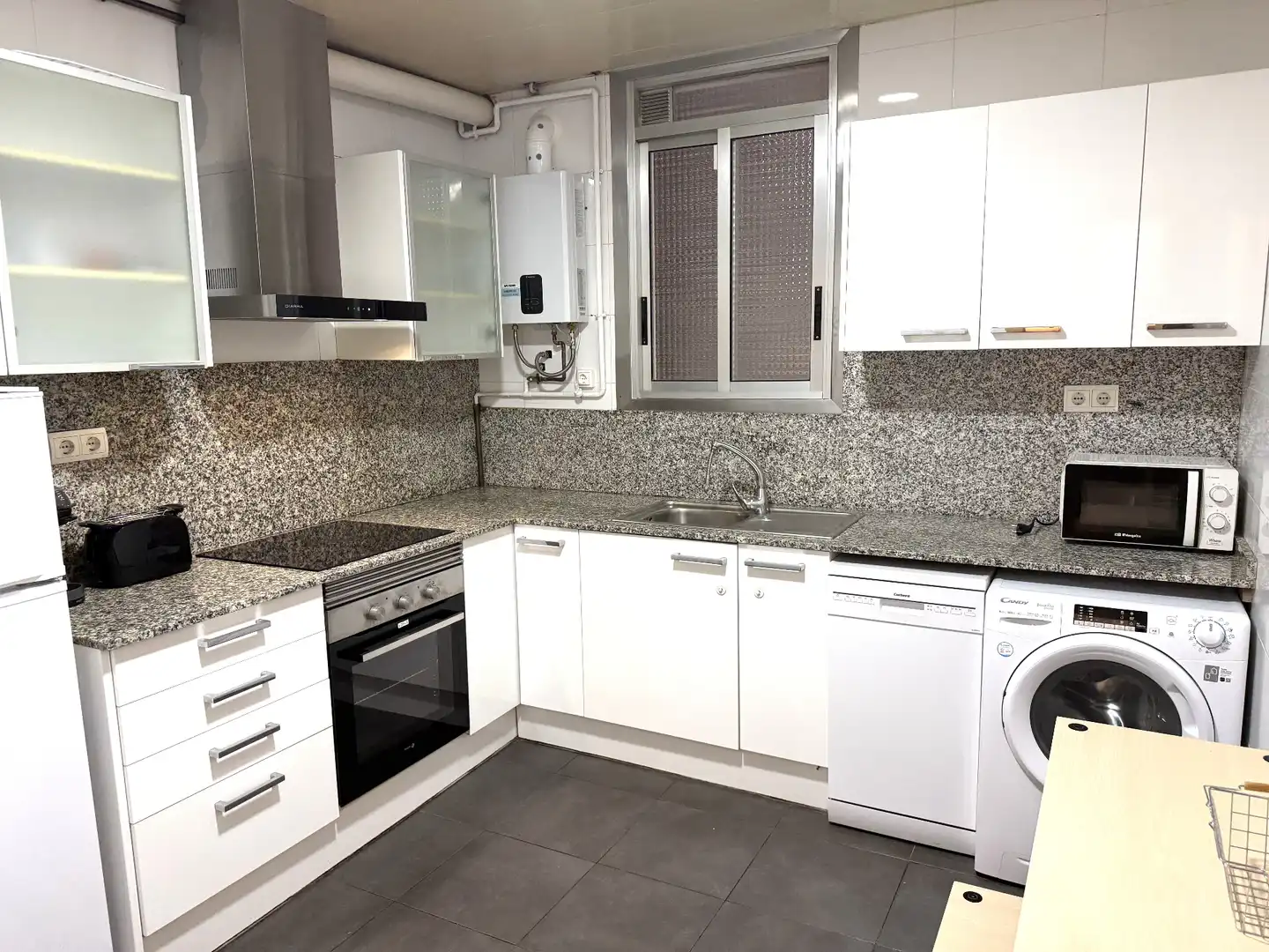 Cocina de Piso de alquiler en Barcelona con Aire acondicionado, Parquet y Amueblado