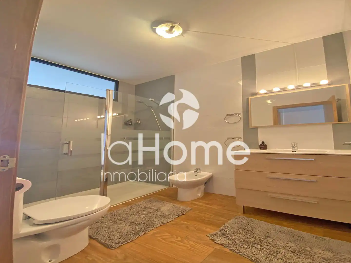 Baño de Casa adosada de alquiler en Godella con Aire acondicionado, Terraza y Piscina