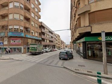 Piso con ascensor en venta en Calle A MACHADO