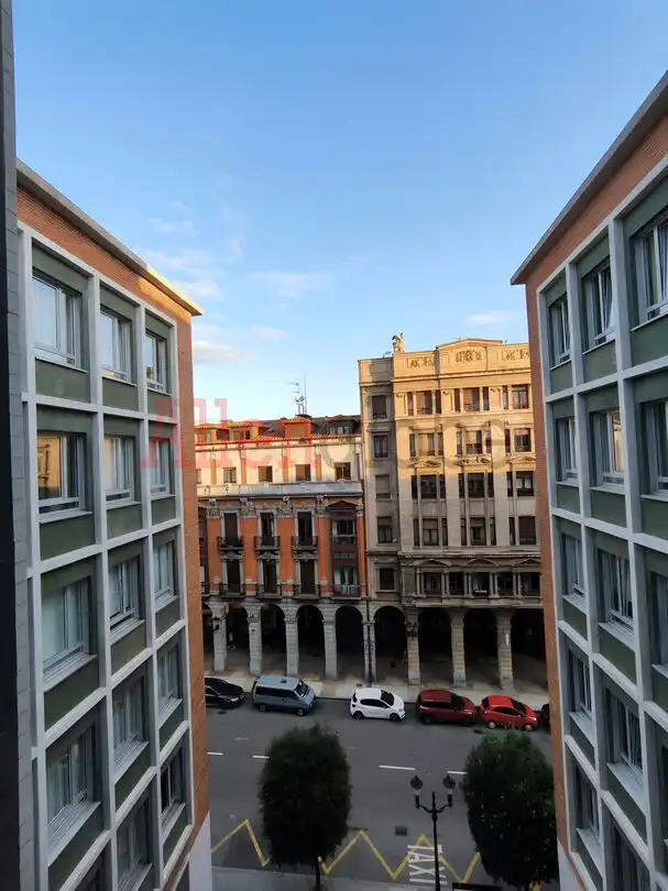 Außenansicht von Wohnung zur Miete in Gijón  mit Heizung und Abstellraum