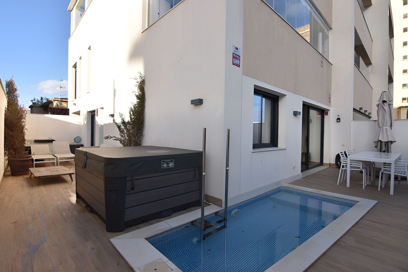 Schwimmbecken von Erdgeschoss zum Verkauf in Torremolinos mit Klimaanlage, Terrasse und Schwimmbad