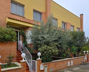 Vista exterior de Casa adosada en venda en Benavent de Segrià amb Aire condicionat, Calefacció i Jardí privat