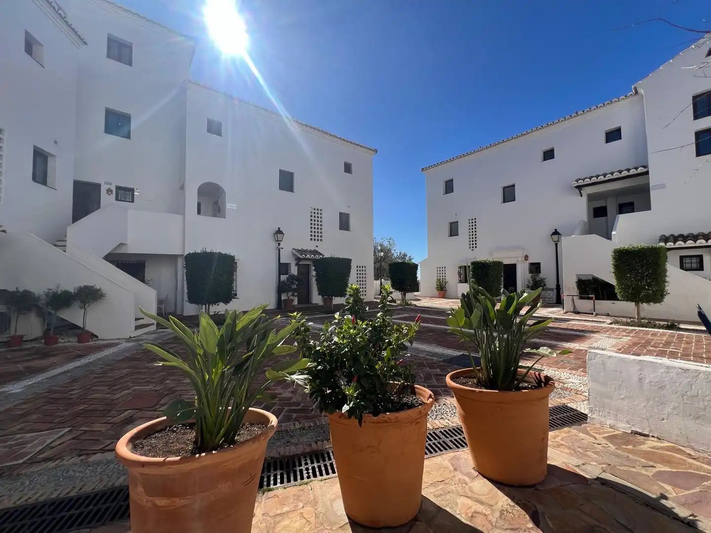 Vista exterior de Ático en venta en Marbella con Aire acondicionado, Calefacción y Terraza