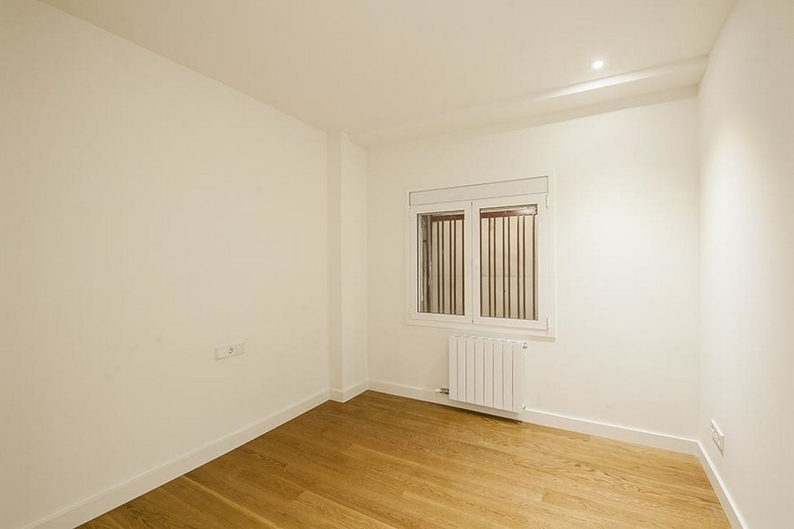 Dormitori de Pis de lloguer en Badalona amb Es permeten mascotes