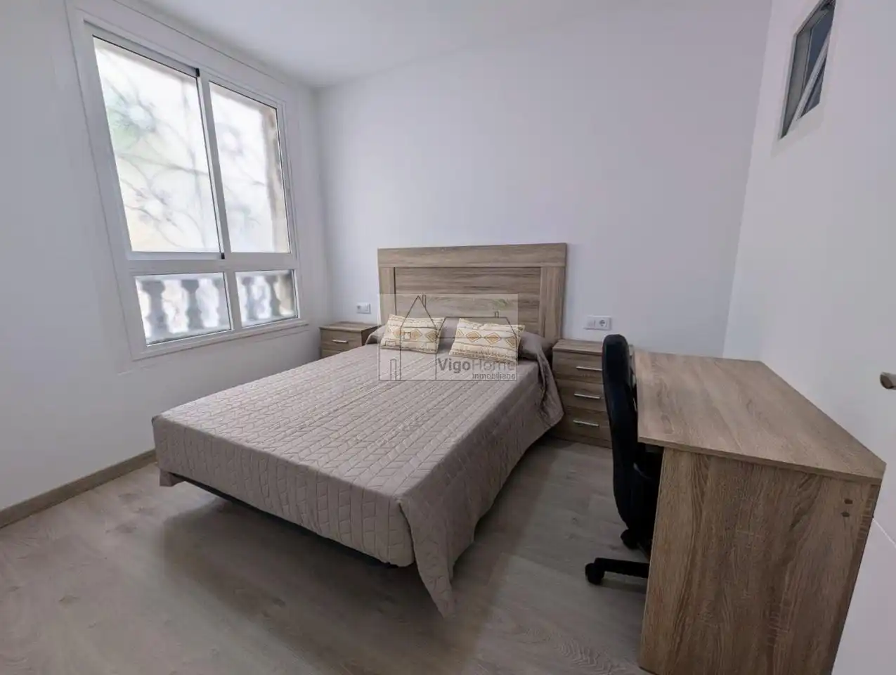 Bedroom of Flat for rent in Vigo   with Heating, Terrace and Storage room