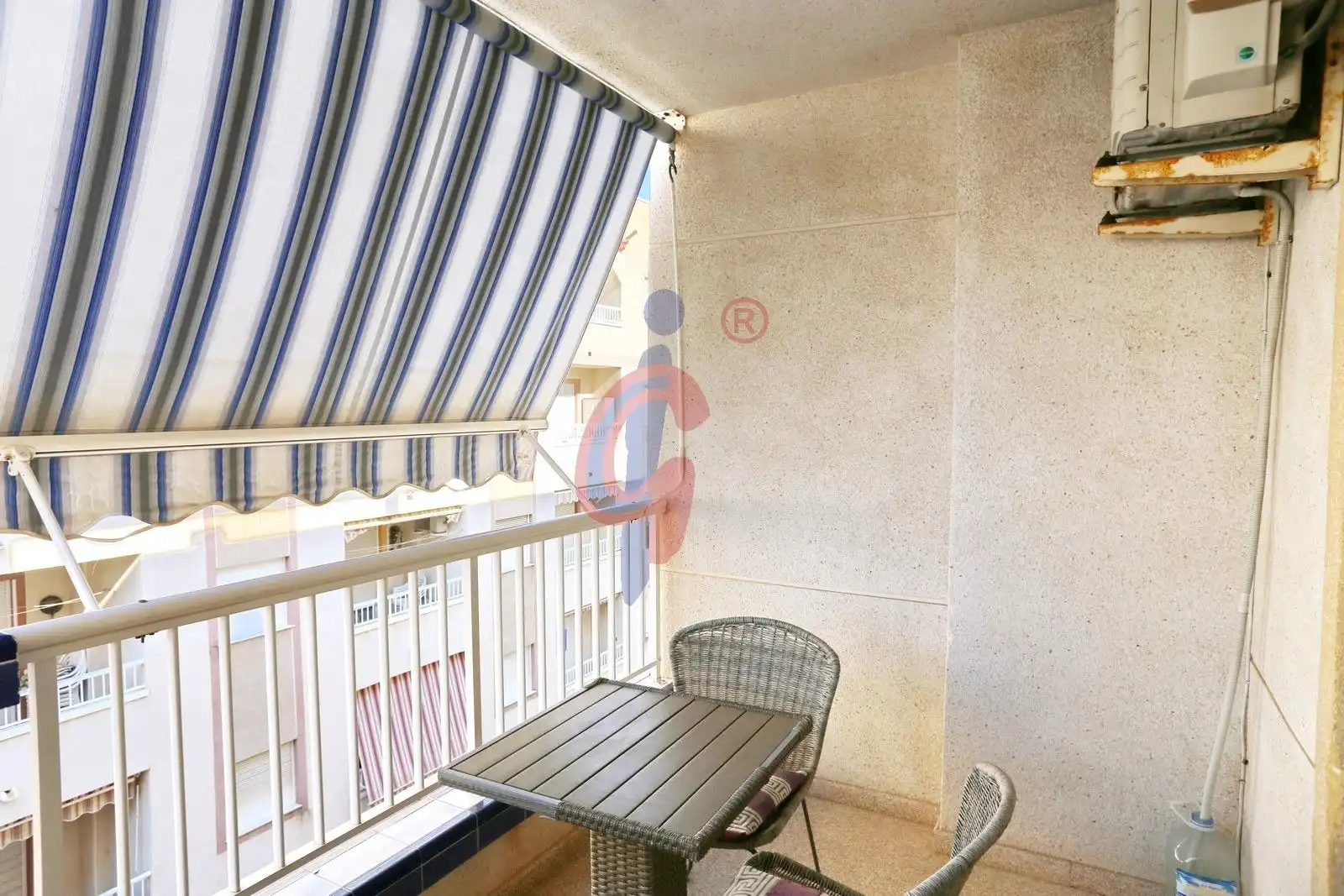Terraza de Piso de alquiler en Guardamar del Segura con Aire acondicionado, Terraza y Amueblado