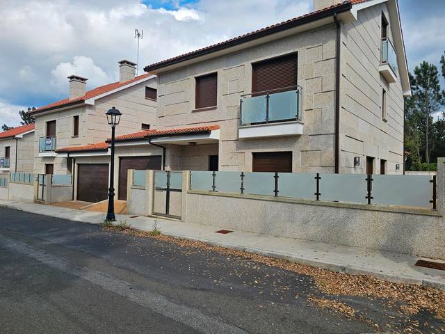 Casa-chalet en Venta en Aldea Atalaia, 27C en Rianxo