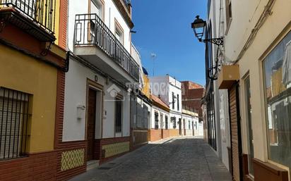 Vista exterior de Casa adosada en venda en Bormujos