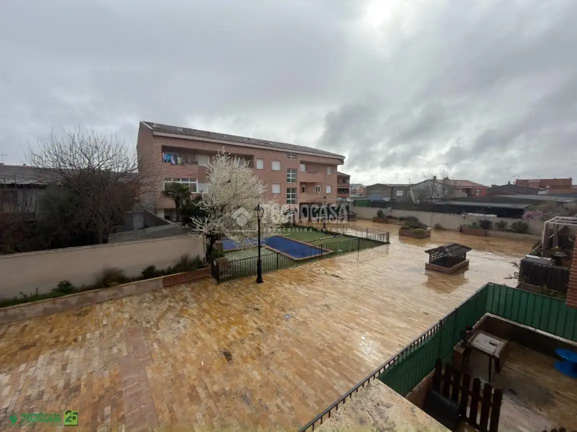 Vista exterior de Piso en venta en Yepes con Aire acondicionado, Parquet y Terraza