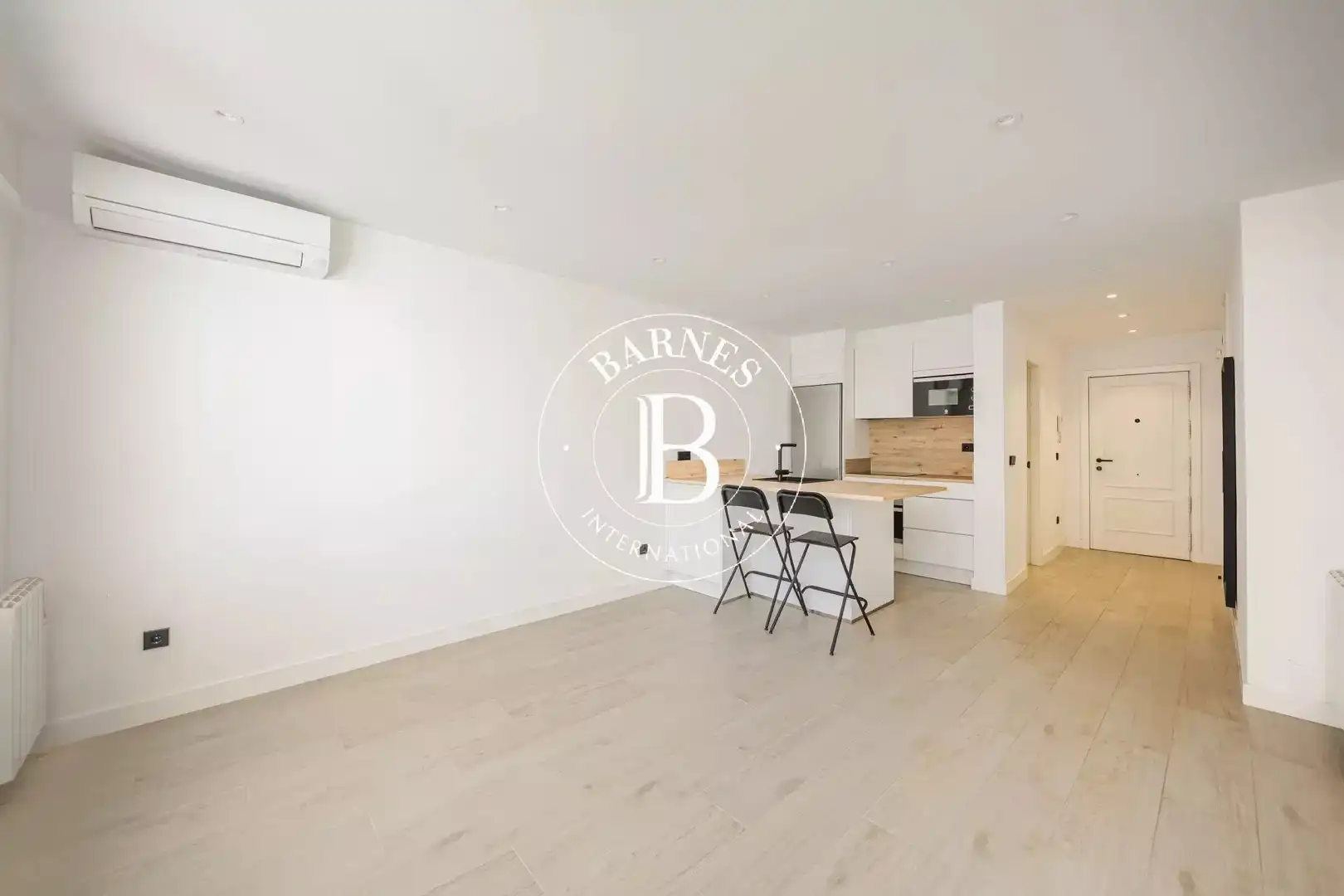 Flat for rent in Madrid  with Air Conditioner, Heating and Oven