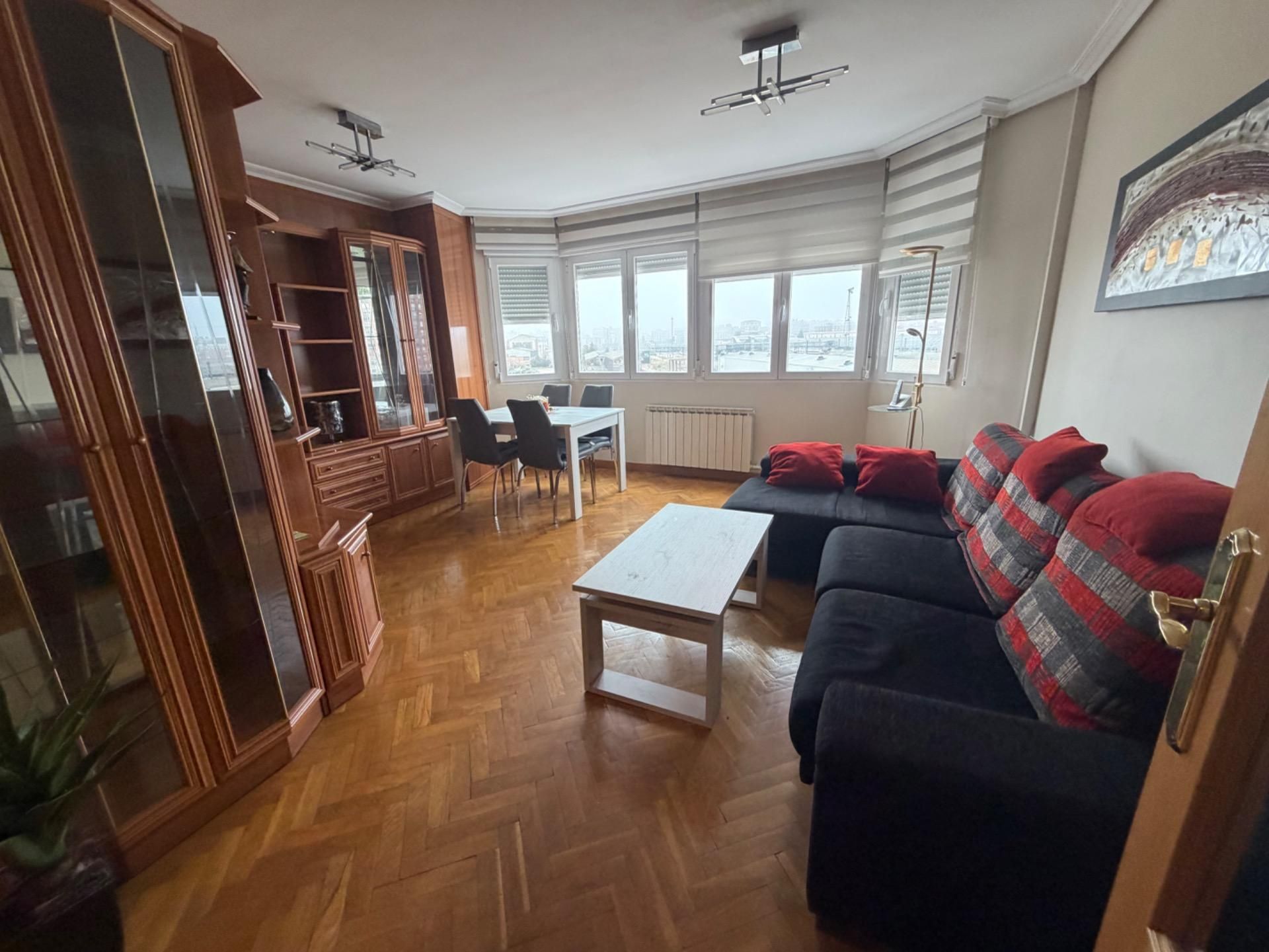 Living room of Flat to rent in Valladolid Capital  with Parquet flooring and Terrace