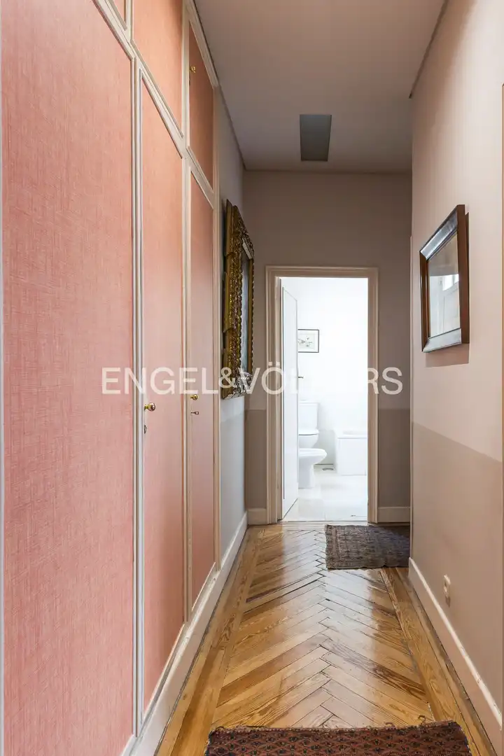 Flat for sale in Madrid  with Air Conditioner, Heating and Storage room