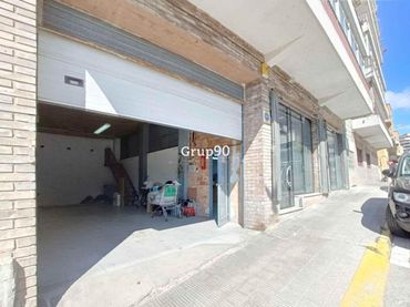 Locale commerciale in vendita a Calle ISAAC ALBENIZ