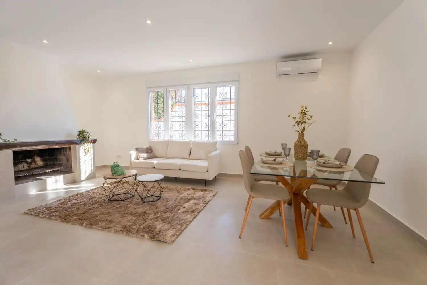 Detached house with pool for sale in Playa de los Locos, imagen 2