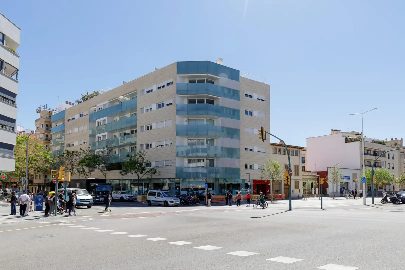 Außenansicht von Wohnung zum Verkauf in  Palma de Mallorca mit Klimaanlage, Heizung und Balkon