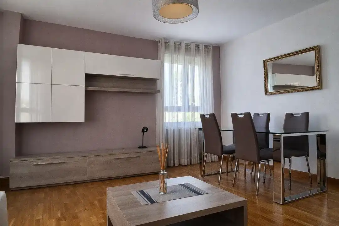 Sala d'estar de Pis en venda en Barañáin / Barañain amb Calefacció, Traster i Balcó